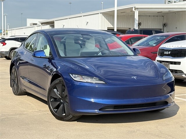 2025 Tesla Model 3 Long Range photo 2