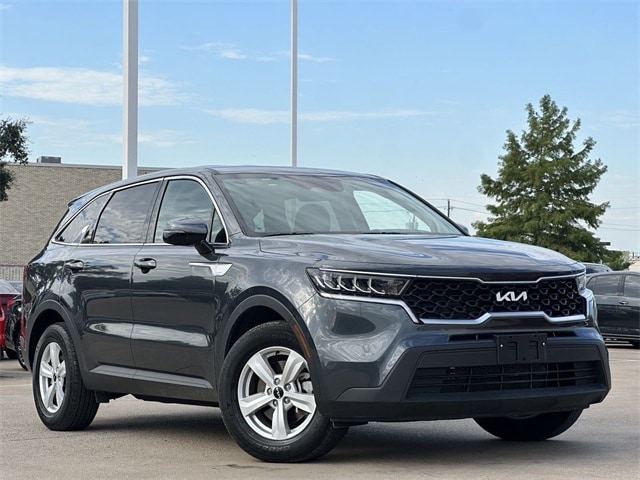 Used 2023 Kia Sorento LX with VIN 5XYRG4LC0PG202440 for sale in Dallas, TX