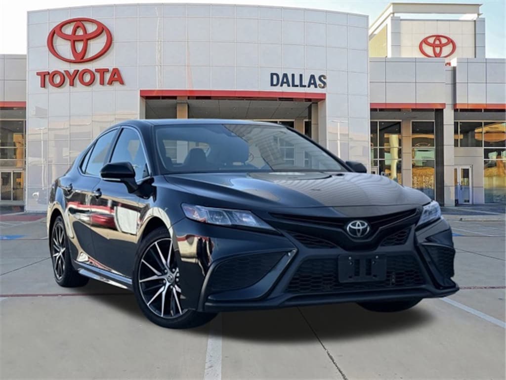 Used 2023 Toyota Camry SE Sedan