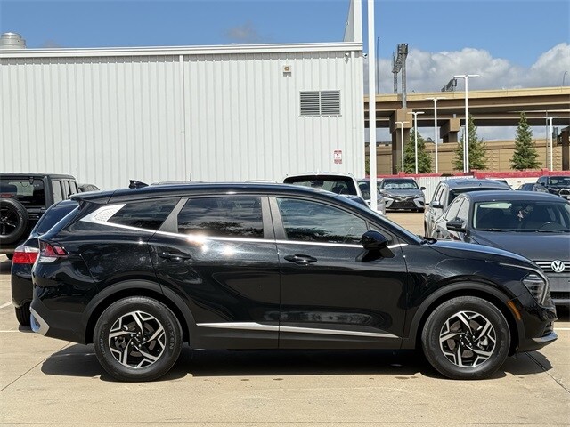 2024 Kia Sportage LX photo 2