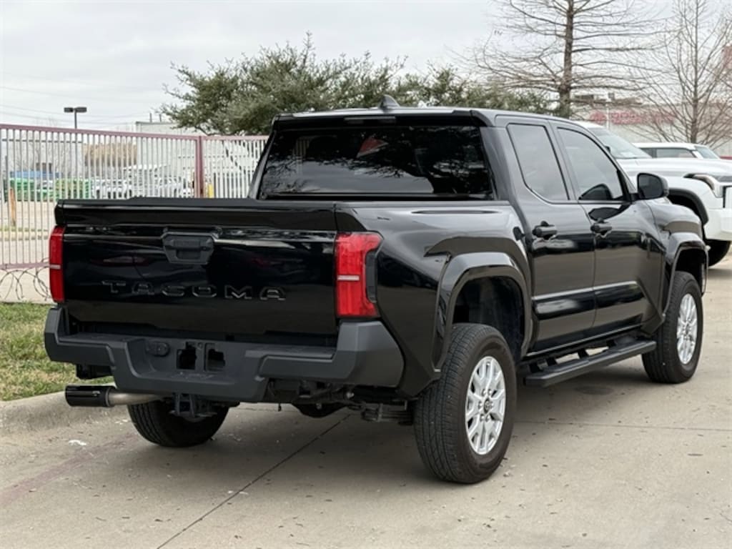 Used 2025 Toyota Tacoma SR Truck Double Cab