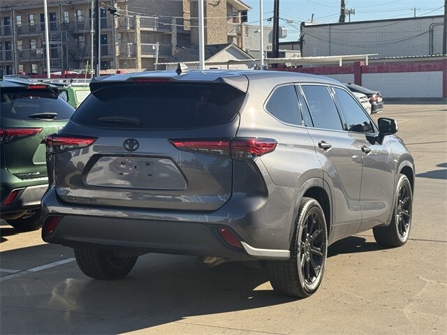 2022 Toyota Highlander L photo 4