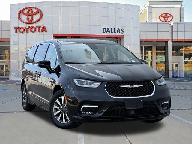 2024 Chrysler Pacifica PHEV Select