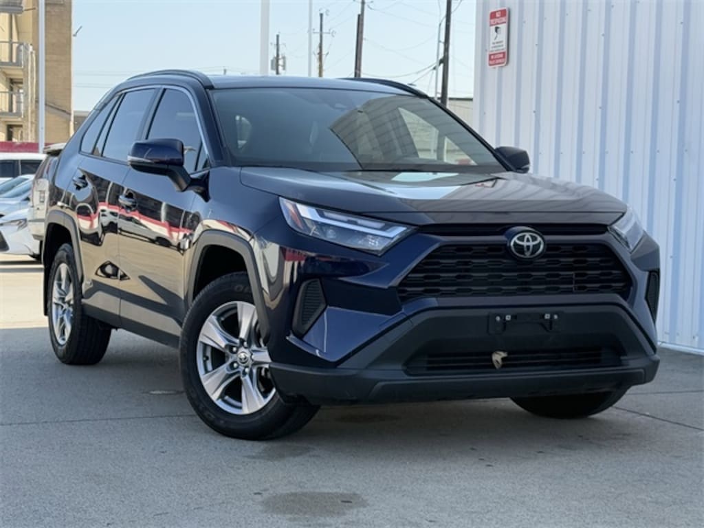 Used 2025 Toyota RAV4 Hybrid XLE SUV