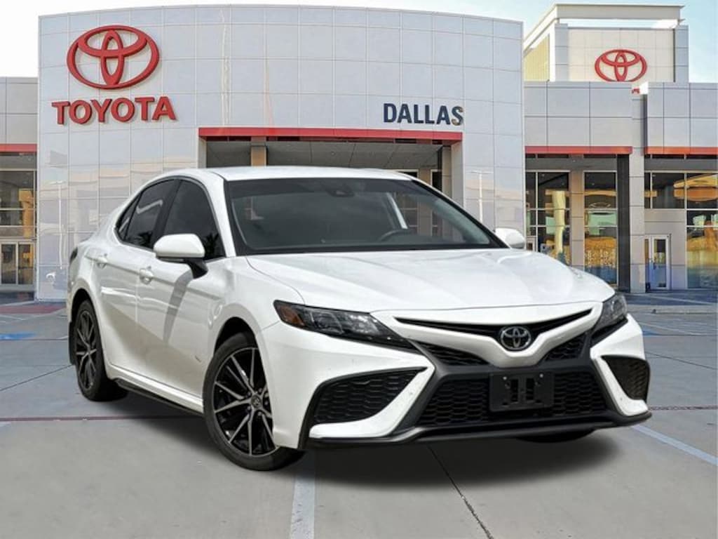 Used 2023 Toyota Camry SE Sedan