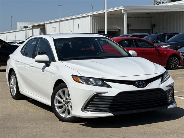 2024 Toyota Camry LE photo 2