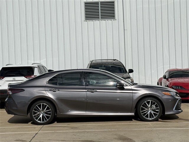 2024 Toyota Camry XLE photo 3