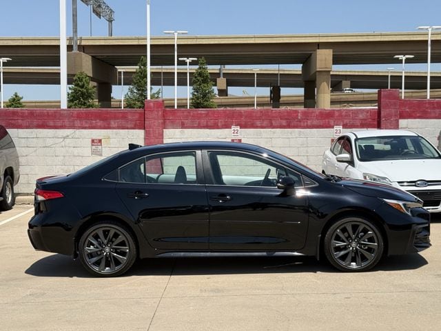 2025 Toyota Corolla SE - Photo 3