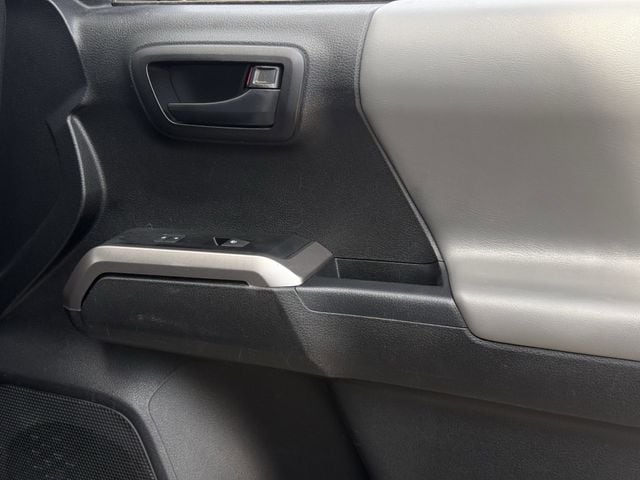 2023 Toyota Tacoma SR5 - Photo 25