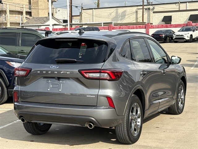 2024 Ford Escape ST-Line photo 4