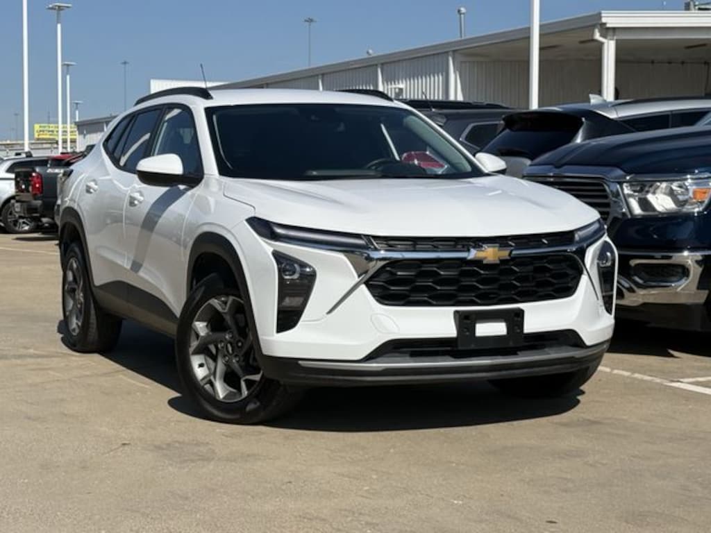 Used 2024 Chevrolet Trax LT SUV