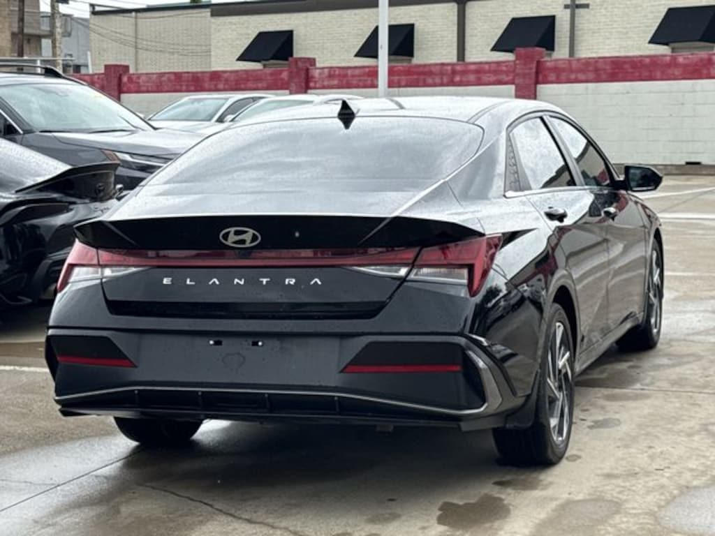 Used 2024 Hyundai Elantra SEL Sedan