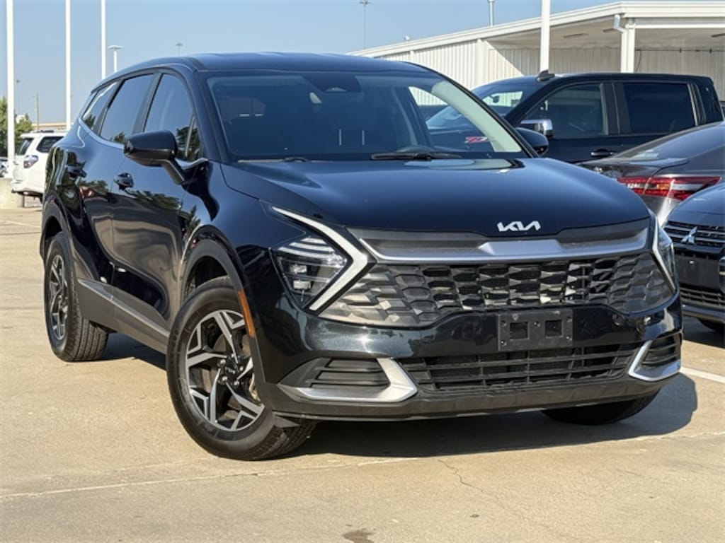 Used 2024 Kia Sportage LX SUV