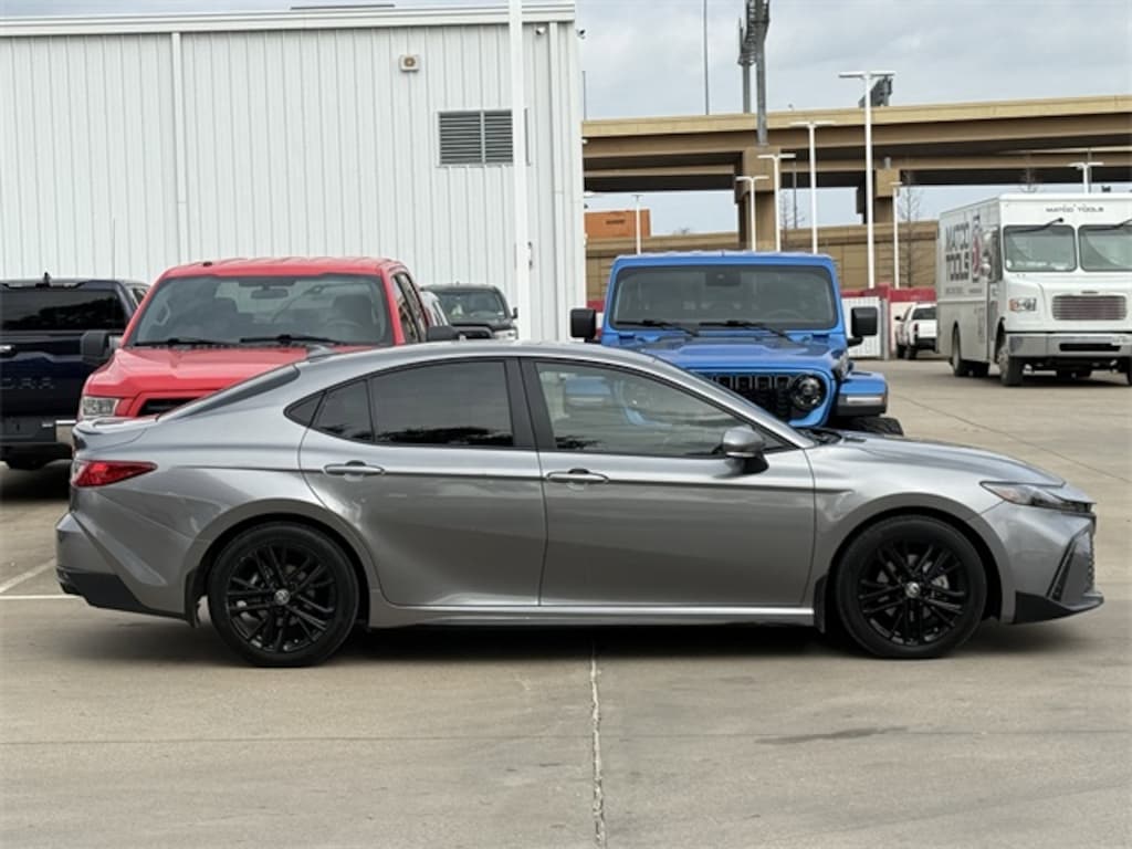 Used 2025 Toyota Camry SE Sedan