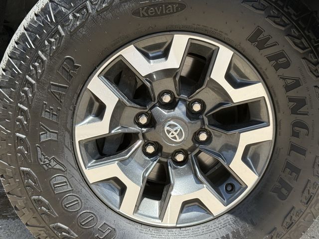 2023 Toyota Tacoma TRD Off Road - Photo 10