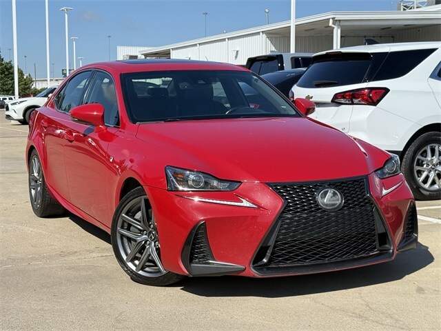 2017 Lexus IS 350 photo 2