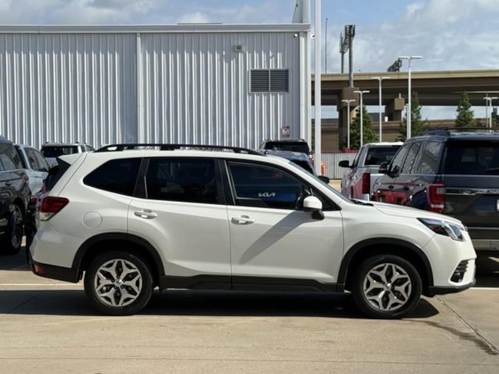 Used 2023 Subaru Forester Premium SUV