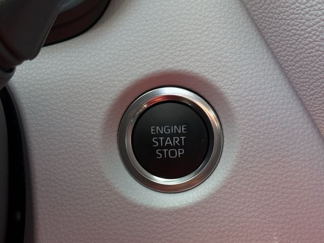 2025 Toyota Corolla SE - Photo 21