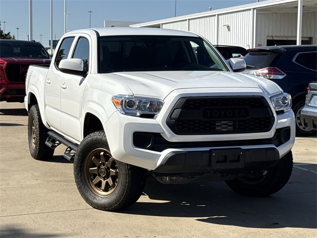 2023 Toyota Tacoma SR's photo