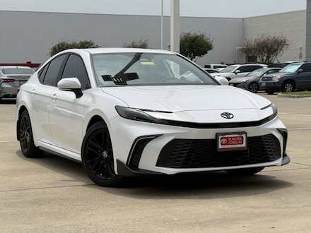 2026 Toyota Camry SE Sedan