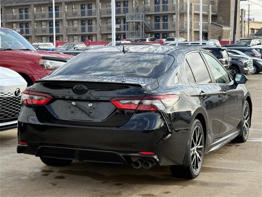Used 2023 Toyota Camry SE Sedan