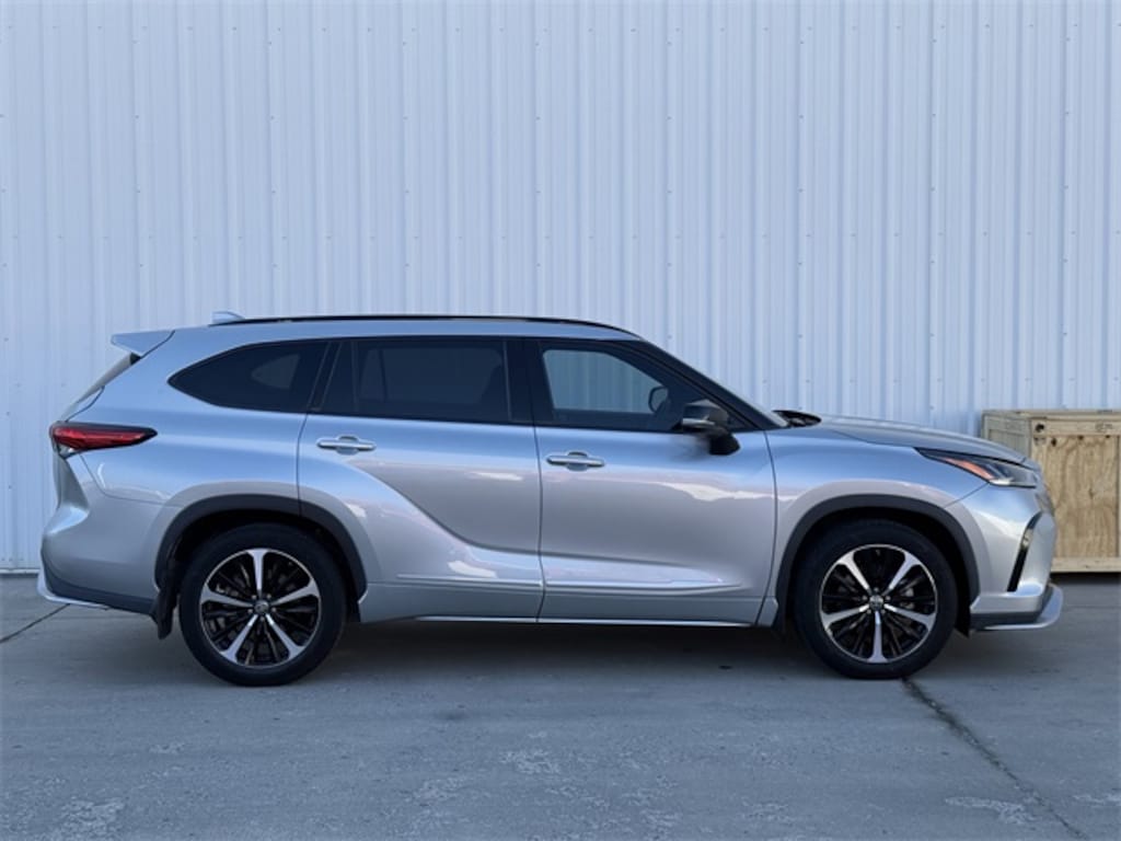 Used 2021 Toyota Highlander XSE SUV