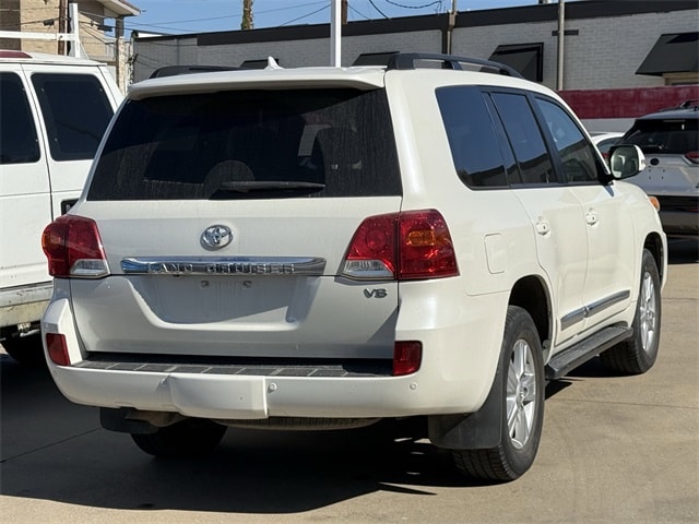 2013 Toyota Land Cruiser Base photo 3