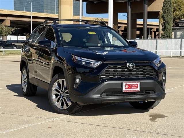 2025 Toyota RAV4 XLE Premium's photo