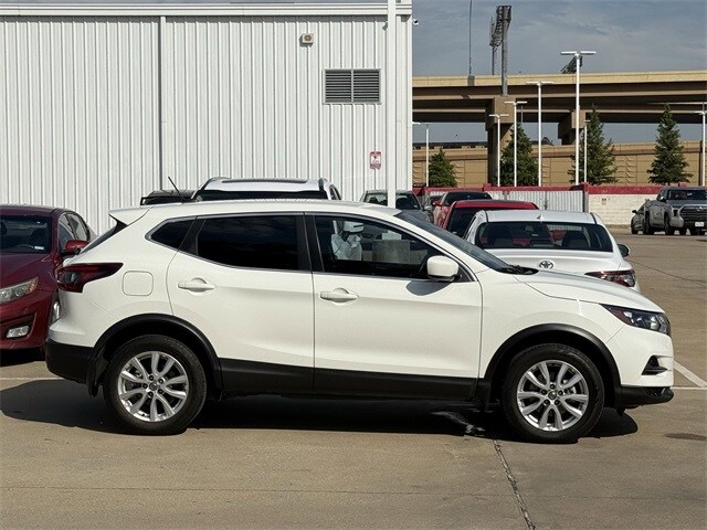 2022 Nissan Rogue Sport S photo 3