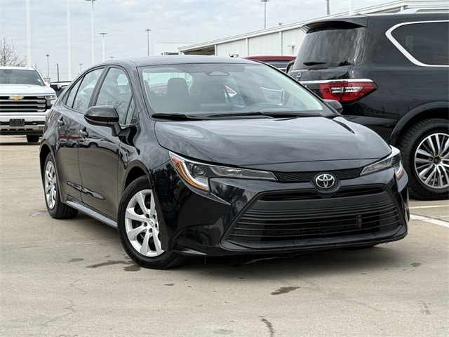 Used 2024 Toyota Corolla LE with VIN 5YFB4MDE8RP147695 for sale in Northfield, Minnesota