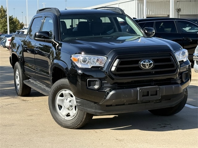 2023 Toyota Tacoma SR's photo