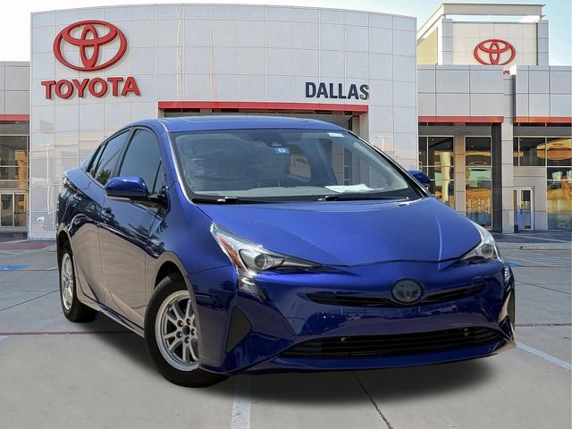 2016 Toyota Prius Three's photo