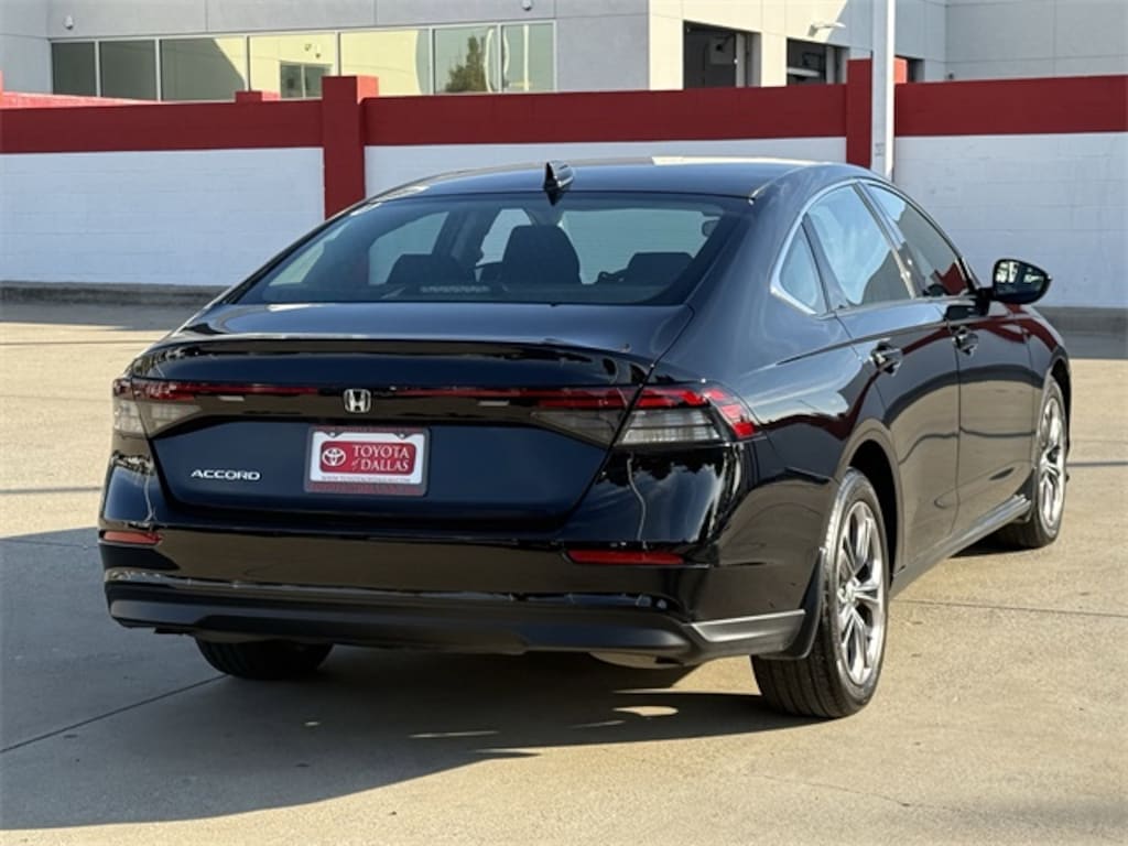 Used 2023 Honda Accord EX Sedan