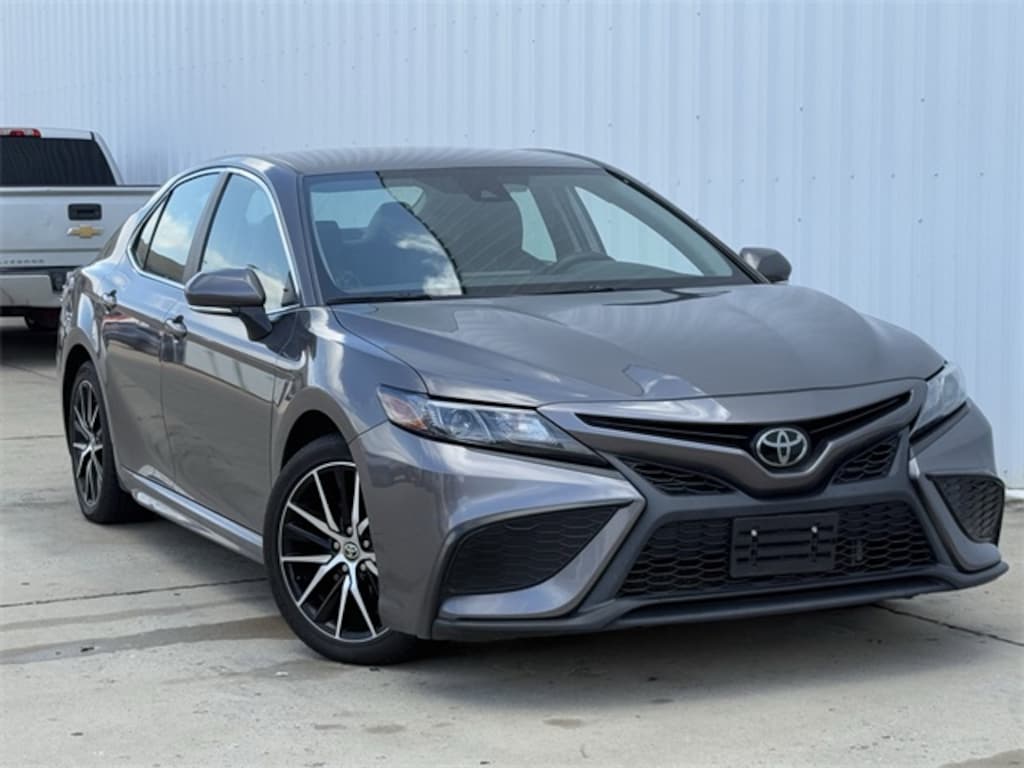 Used 2023 Toyota Camry SE Sedan