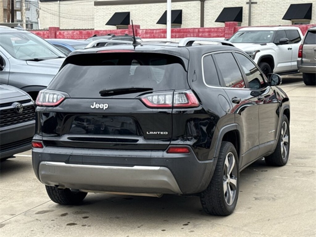 Used 2019 Jeep Cherokee Limited SUV