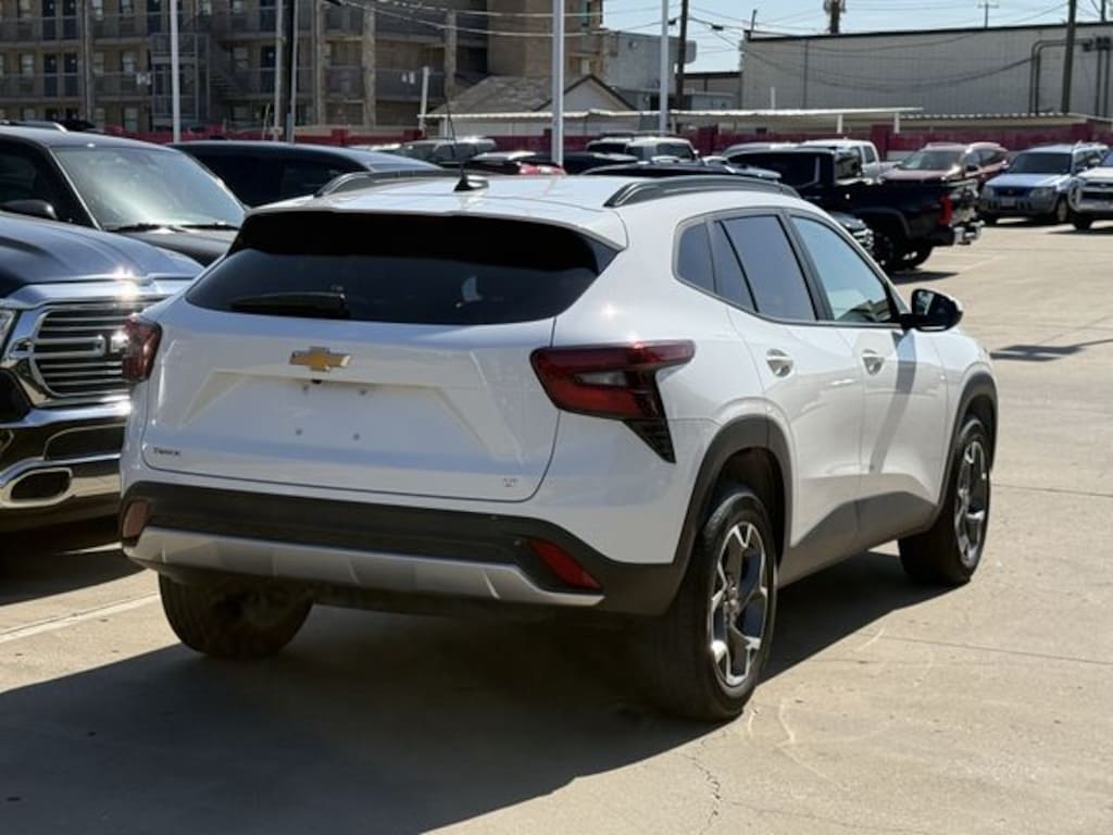 Used 2024 Chevrolet Trax LT SUV