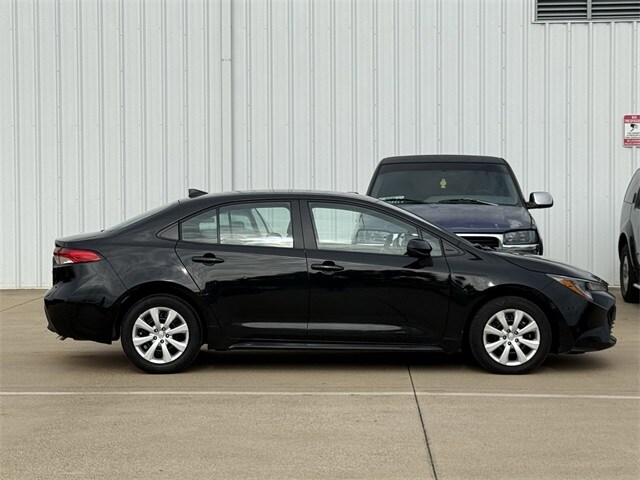 2024 Toyota Corolla LE photo 3