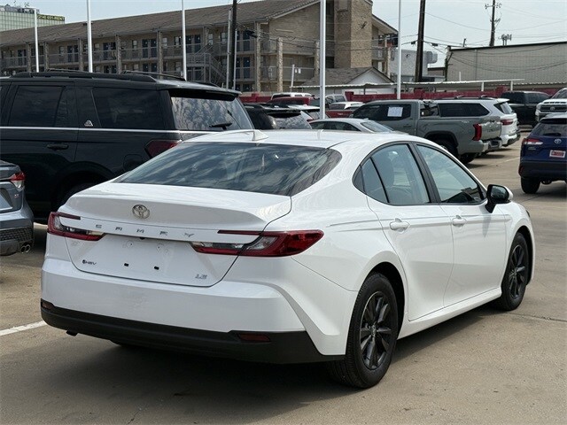 2025 Toyota Camry LE photo 4