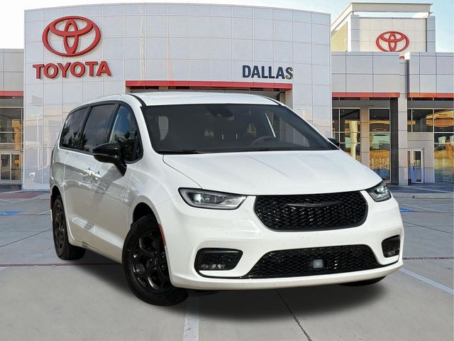 2024 Chrysler Pacifica Hybrid Select S-Appearance PHEV's photo