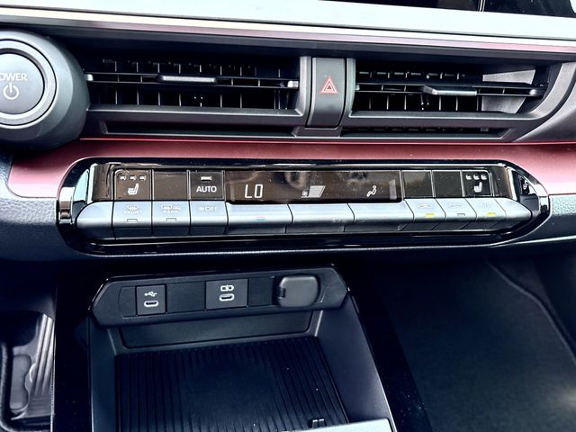 2026 Toyota Prius Plug-in Hybrid XSE - Photo 17