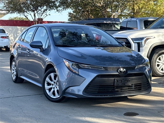 Used 2025 Toyota Corolla LE with VIN 5YFB4MDE4SP273297 for sale in Northfield, Minnesota