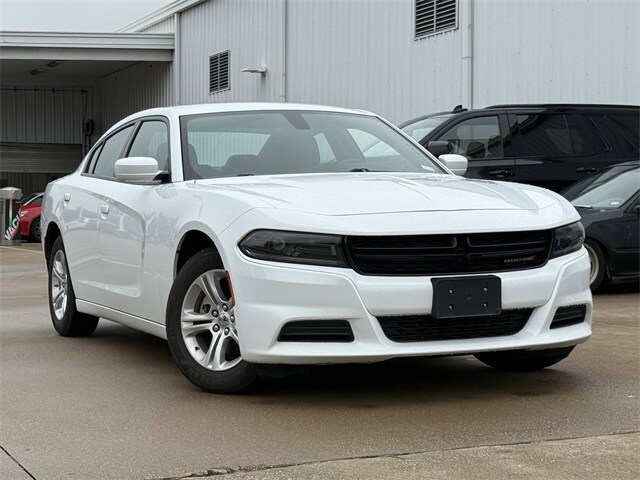 2022 Dodge Charger SXT photo 2