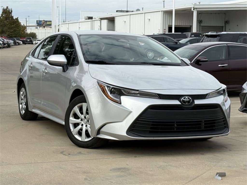 Used 2024 Toyota Corolla LE Sedan