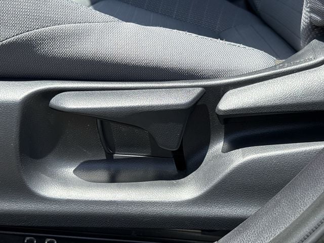 2025 Toyota Corolla SE - Photo 25