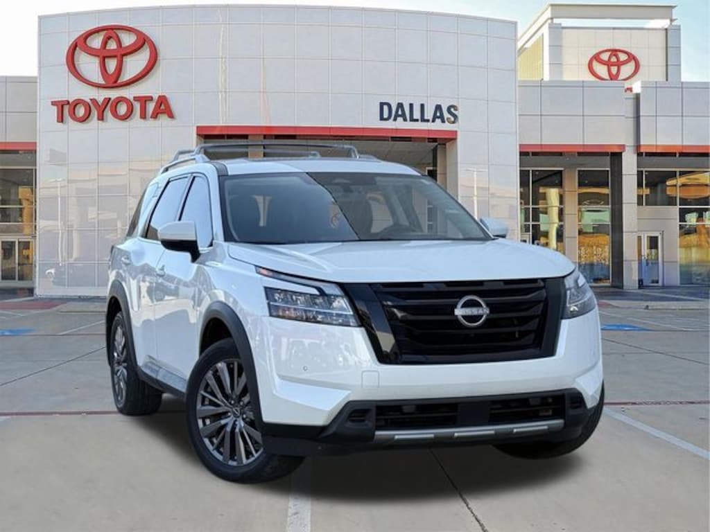Used 2024 Nissan Pathfinder SL SUV