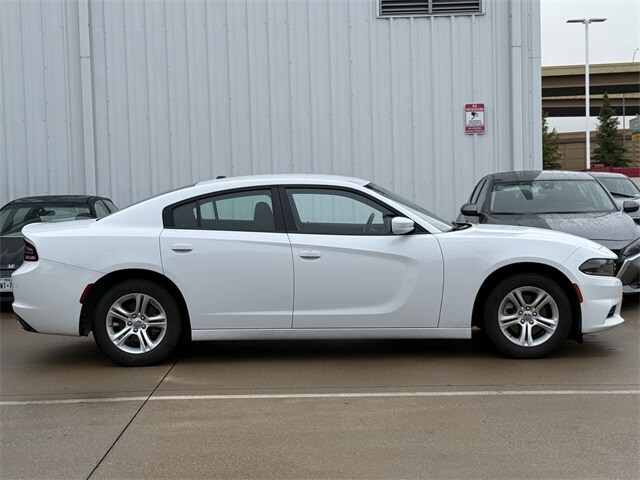 2022 Dodge Charger SXT photo 3
