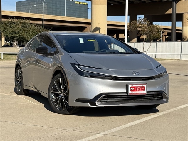 2026 Toyota Prius XLE's photo