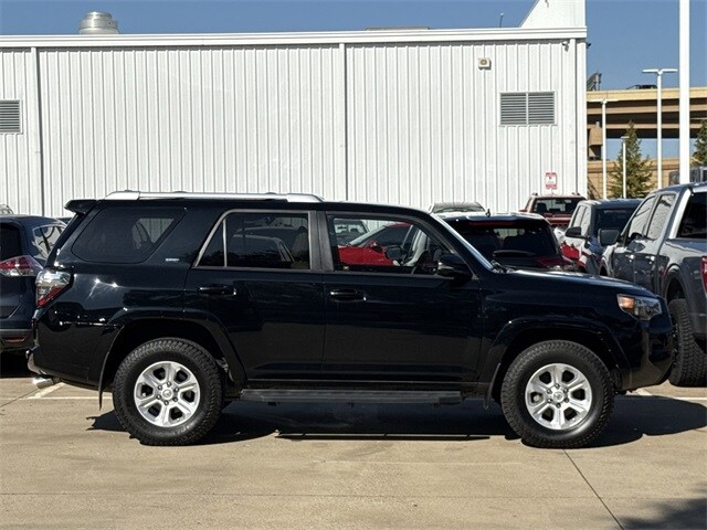 2018 Toyota 4Runner SR5 Premium photo 3