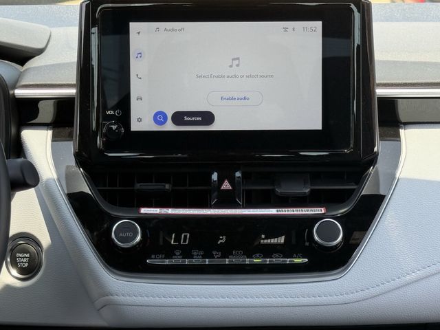 2025 Toyota Corolla SE - Photo 17