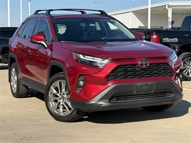 2024 Toyota RAV4 XLE Premium photo 2
